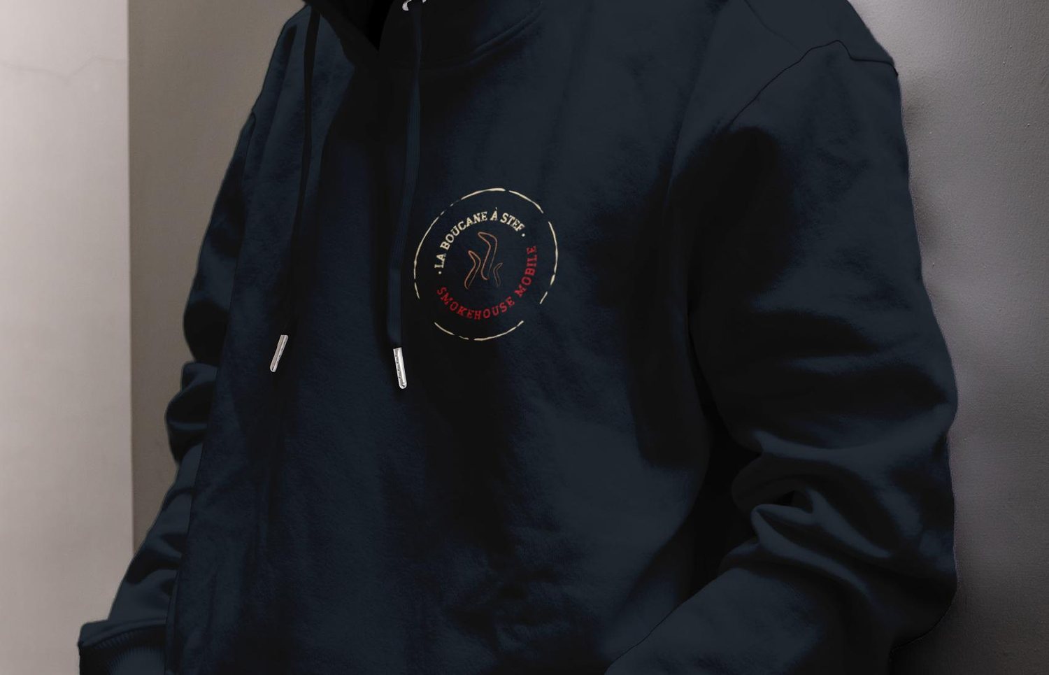 Hoodie avec la pastille de La Boucane à Stef