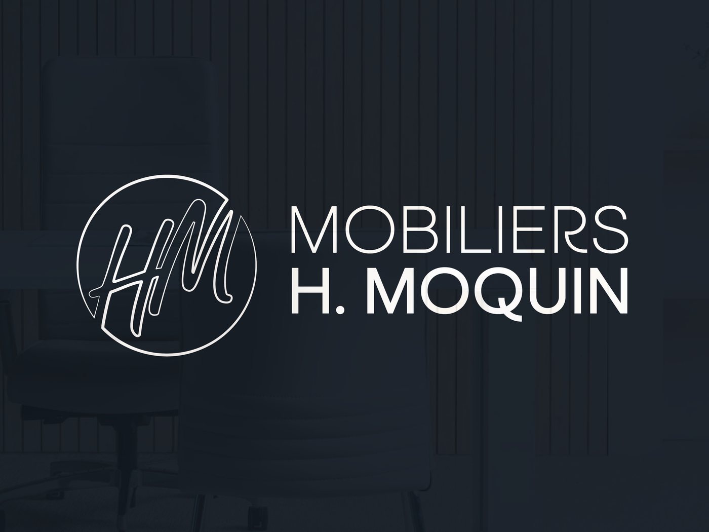 Logo de Mobiliers H. Moquin, monogramme HM doré dans un cercle