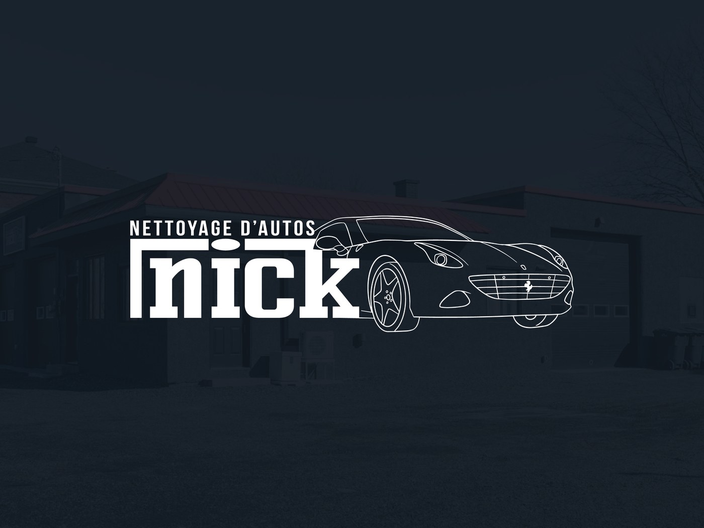 Logo blanc de Nettoyage d’Autos Nick sur l’atelier, ton bleu nuit
